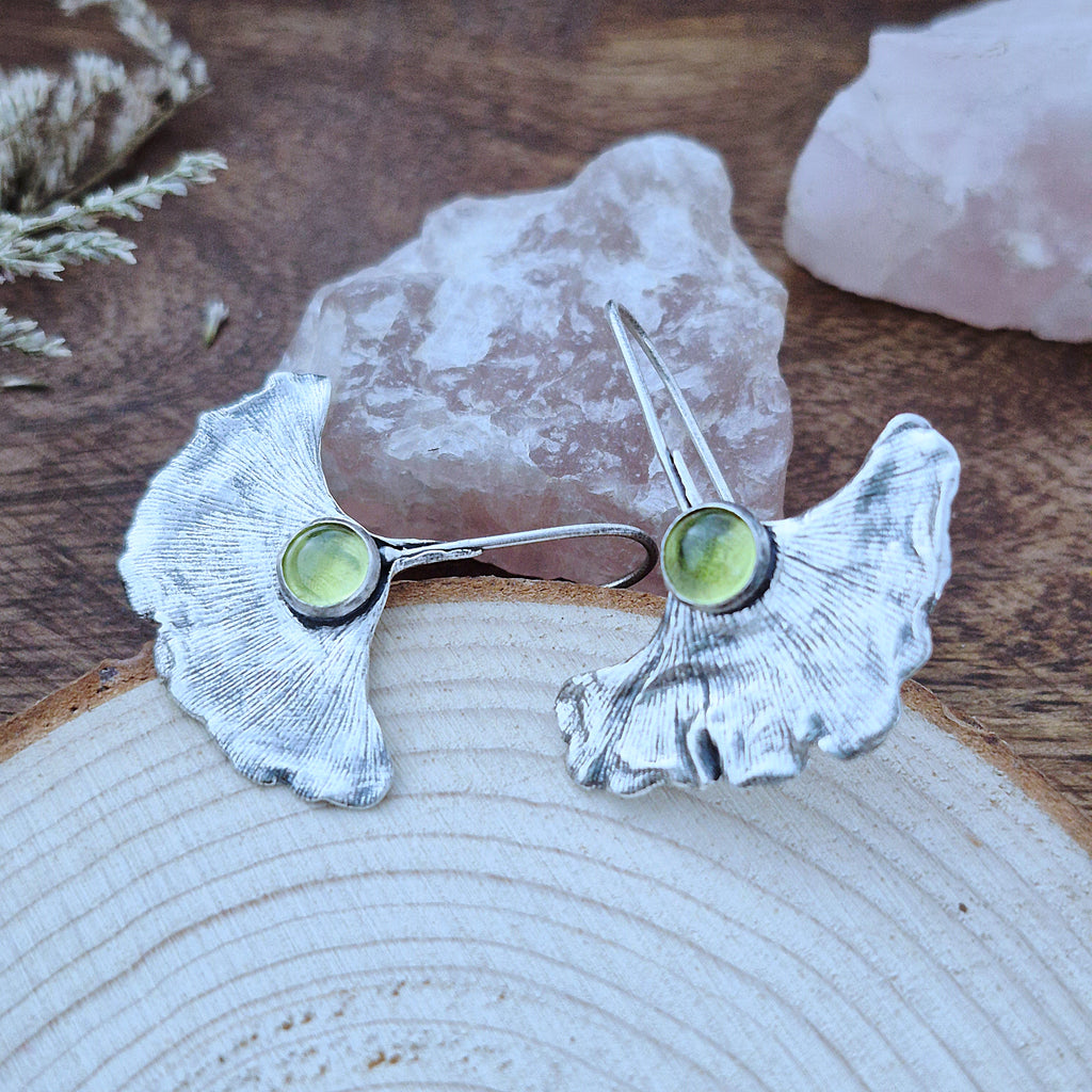 Ginko uhani s peridotom