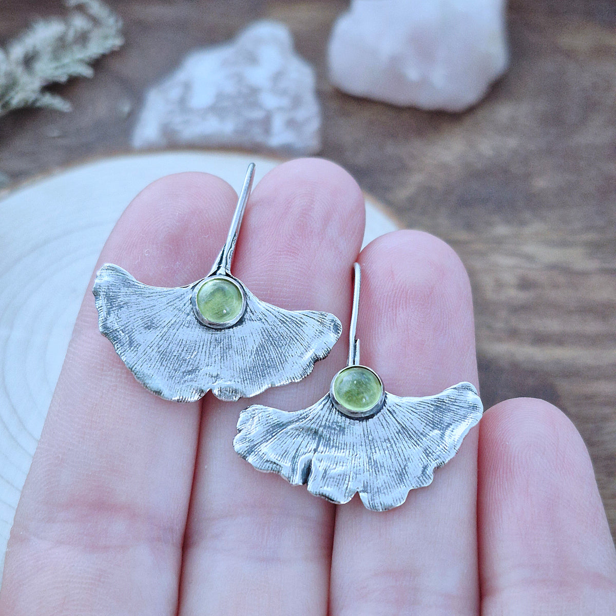 Ginko uhani s peridotom
